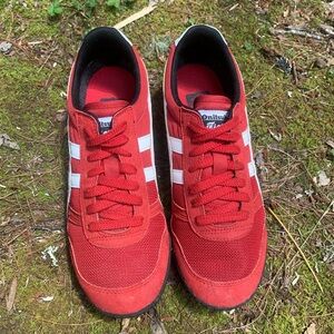 ASICS - Onitsuki Tiger Ultimate 81. Women 7.5/ Men 6. barely worn. Like new